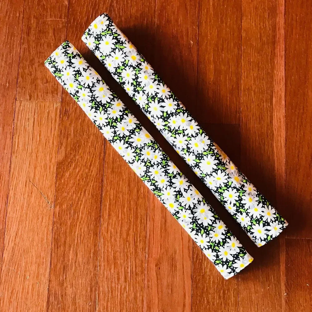 Refrigerator Door Handle Covers, Reversible! Black Daisy and Dots Kitchen 14x5